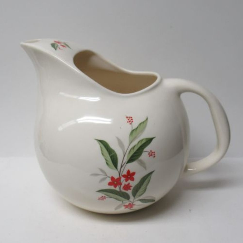 Universal Pottery WOODVINE 7 1/4 Inch 84 Ounce Ice Lip Ball Jug, Made In USA